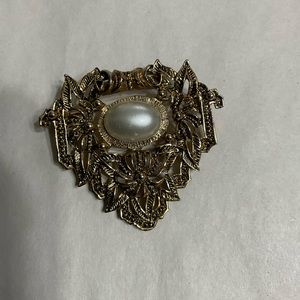 VINTAGE BROOCH